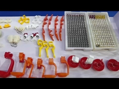 dubbele het uitsteekseldrinker van het vleugel tweelingslot voor van de de laagvogel van de Gevogeltegrill de kwartelskip het drinken